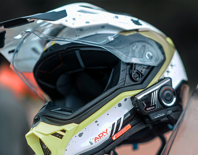 Unparalleled Audio Quality with 2nd Generation Harman Kardon Speakers