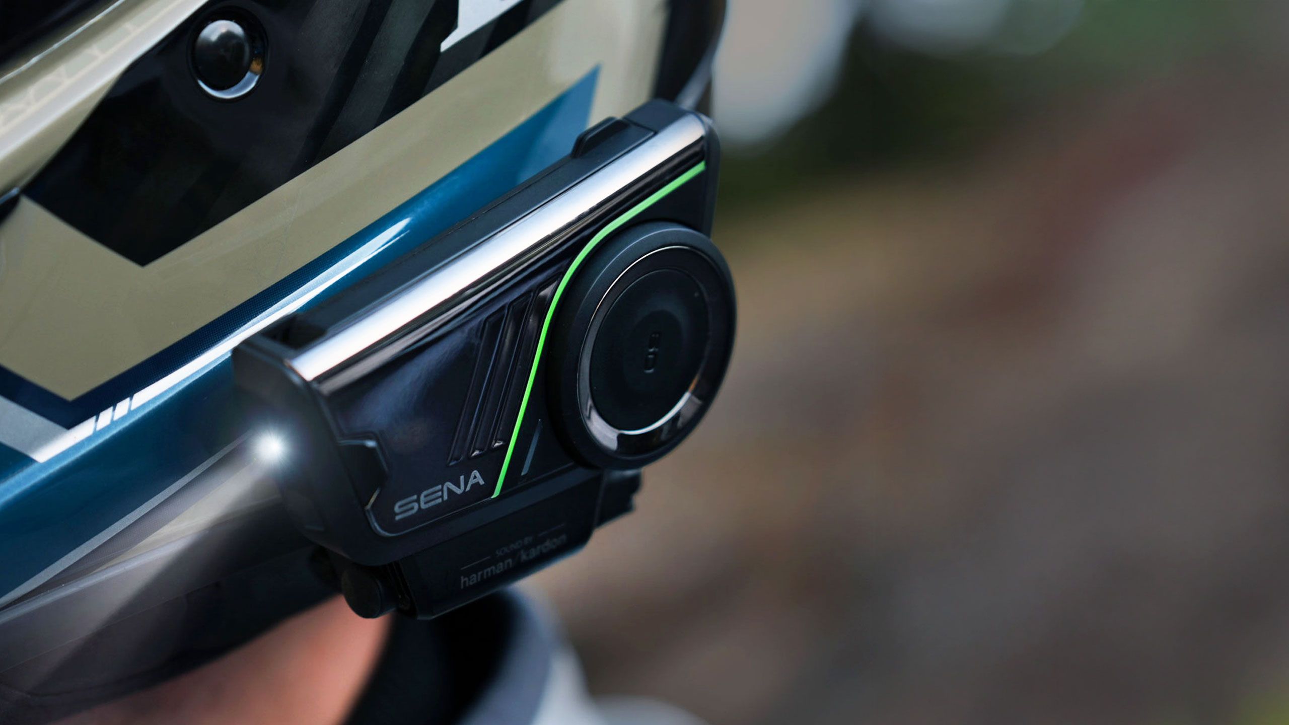 PRACTICAL ILLUMINATION WITH INTEGRATED LED FLASHLIGHT